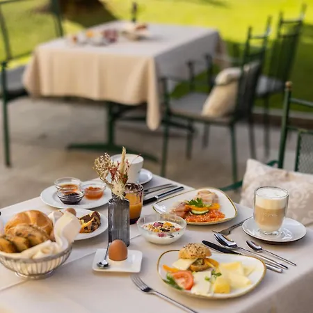 Otel Almhof Lackner 3*