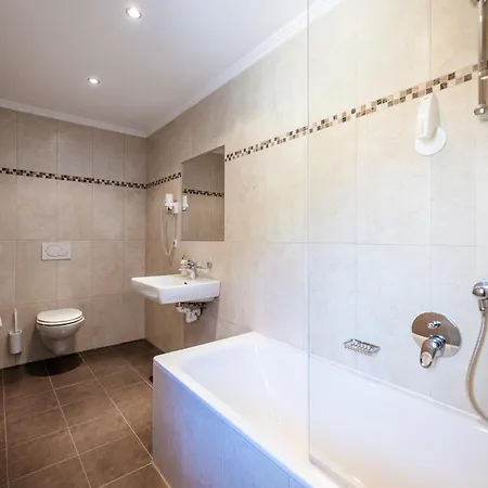 Hotel Almhof Lackner 3*
