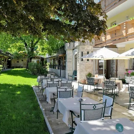Hotel Almhof Lackner Ried im Zillertal