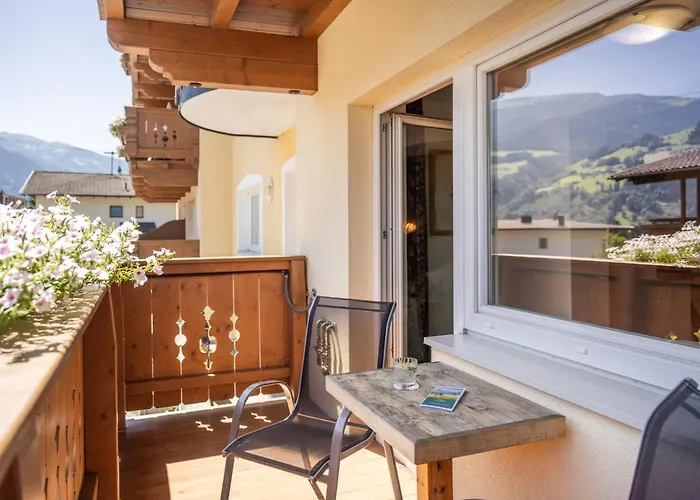 Almhof Lackner מלון 3*